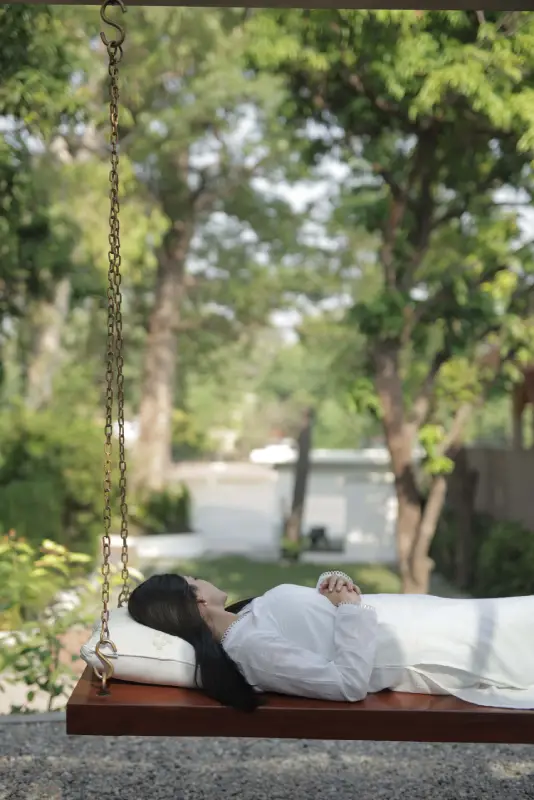 TRANQUIL RIVERSIDE LIVING